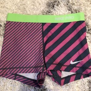 Women’s Nike Pros, size medium!